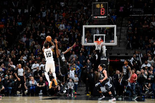 马刺加时以117-113击败勇士 追梦准三双拉塞尔缺阵德罗赞24分 马刺加时以117-113击败勇士 追梦准三双拉塞尔缺阵德罗赞24分