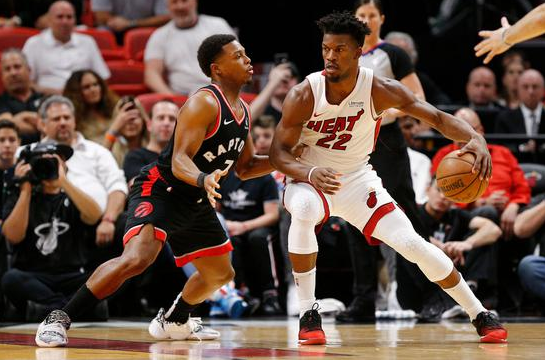 热火主场以84-76险胜猛龙 巴特勒8+12+7洛瑞15分阿德巴约两双 热火主场以84-76险胜猛龙 巴特勒8+12+7洛瑞15分阿德巴约两双