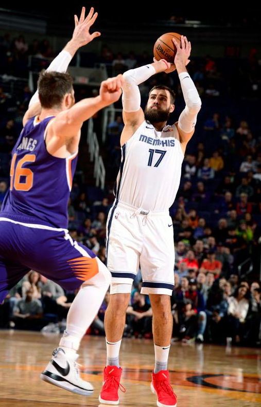 灰熊客场以121-114险胜太阳迎2连胜 布克40分瓦兰丘纳斯30+8 灰熊客场以121-114险胜太阳迎2连胜 布克40分瓦兰丘纳斯30+8