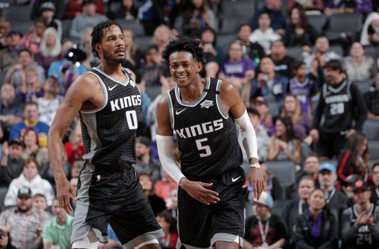 国王主场以111-98轻取勇士 福克斯希尔德同砍21分 国王主场以111-98轻取勇士 福克斯希尔德同砍21分