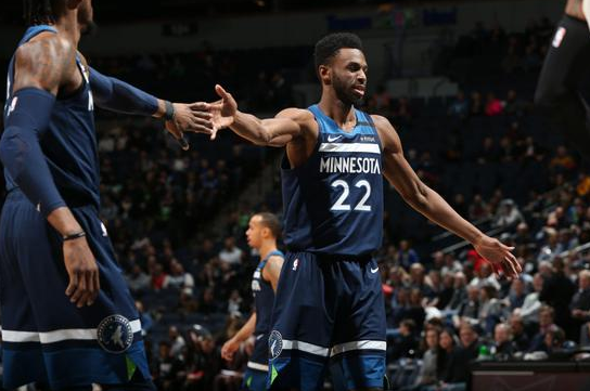 森林狼以116-102大胜开拓者 利拉德20+8甜瓜10中3维金斯23分 森林狼以116-102大胜开拓者 利拉德20+8甜瓜10中3维金斯23分