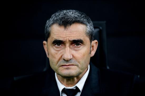 巴萨官宣巴尔韦德下课 与前皇家贝蒂斯主帅塞蒂恩签约2年 巴萨官宣巴尔韦德下课 与前皇家贝蒂斯主帅塞蒂恩签约2年