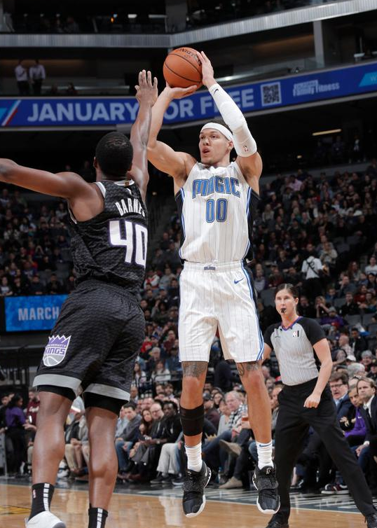 魔术客场以114-112险胜国王 戈登高难度2+1绝杀别利察新高34分 魔术客场以114-112险胜国王 戈登高难度2+1绝杀别利察新高34分