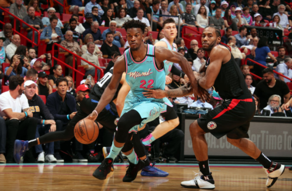 快船客场以122-117战胜热火 莱纳德33+10+10巴特勒20+8+7末节伤退 快船客场以122-117战胜热火 莱纳德33+10+10巴特勒20+8+7末节伤退