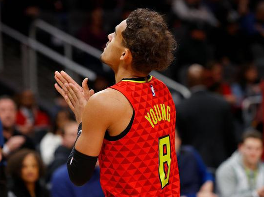 老鹰主场以152-133大胜奇才杨45+6+14致敬科比 比尔徒砍40+6 老鹰主场以152-133大胜奇才杨45+6+14致敬科比 比尔徒砍40+6