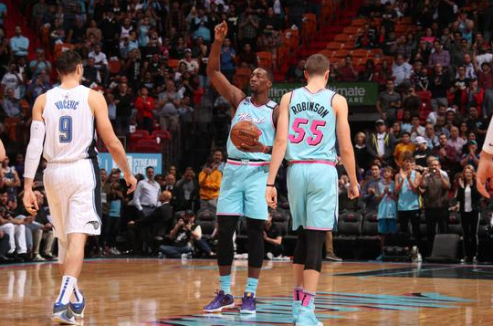 热火主场以113-92战胜魔术 罗宾逊21+5阿德巴约三双巴特勒19+7 热火主场以113-92战胜魔术 罗宾逊21+5阿德巴约三双巴特勒19+7