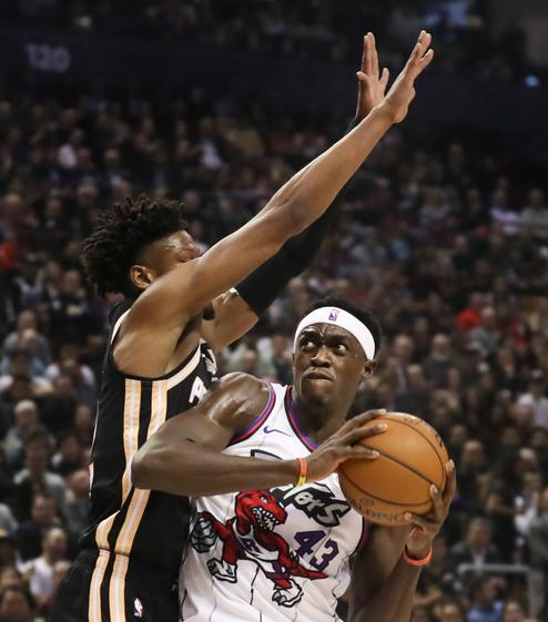 猛龙主场以130-114大胜老鹰取8连胜 西卡24+9伊巴卡24+10杨18+13 猛龙主场以130-114大胜老鹰取8连胜 西卡24+9伊巴卡24+10杨18+13