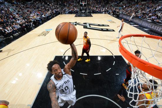 德罗赞38分5板5助 米切尔31分 马刺127-120击败爵士 德罗赞38分5板5助 米切尔31分 马刺127-120击败爵士