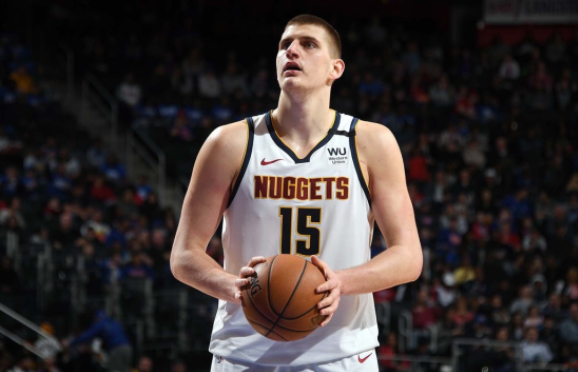 活塞主场以128-123逆转击败掘金 约基奇39分三双庄神21+17 活塞主场以128-123逆转击败掘金 约基奇39分三双庄神21+17