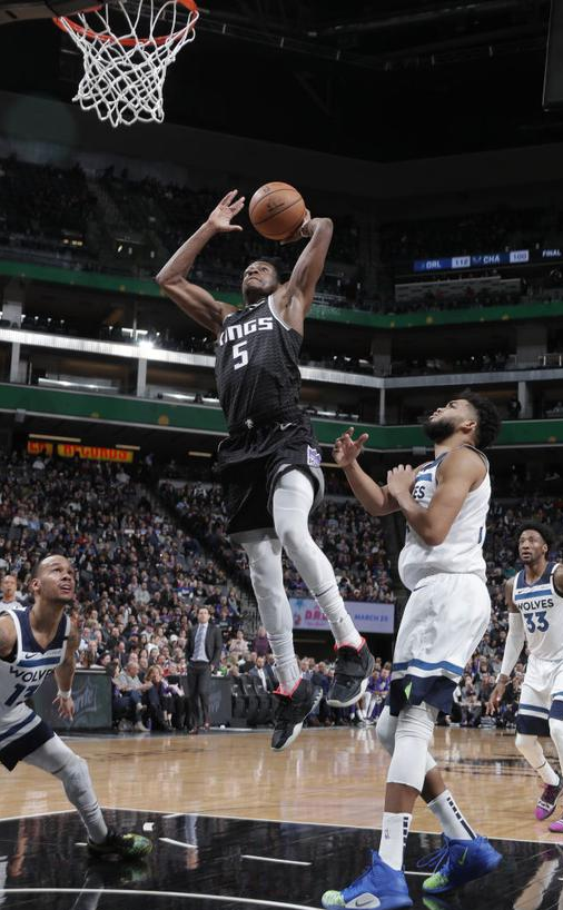 森林狼109-113不敌国王遭12连败 福克斯31+5唐斯22+10+6 森林狼109-113不敌国王遭12连败 福克斯31+5唐斯22+10+6