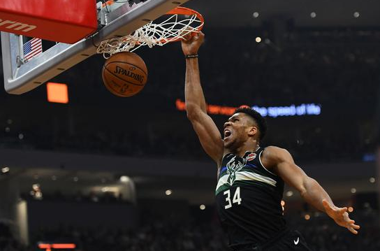 雄鹿主场以112-101战胜76人 字母哥36+20+6西蒙斯准三双恩比德20铁 雄鹿主场以112-101战胜76人 字母哥36+20+6西蒙斯准三双恩比德20铁