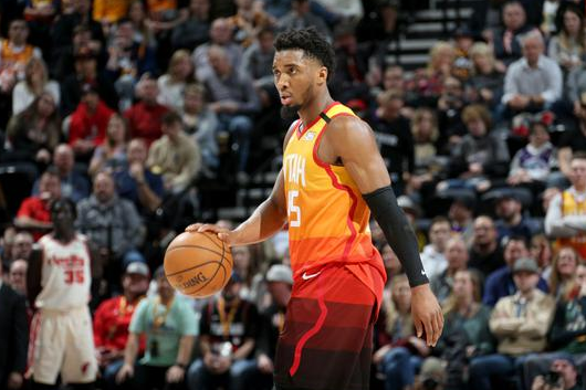 爵士主场以117-114险胜开拓者 米切尔16+6准绝杀利拉德空砍42分 爵士主场以117-114险胜开拓者 米切尔16+6准绝杀利拉德空砍42分