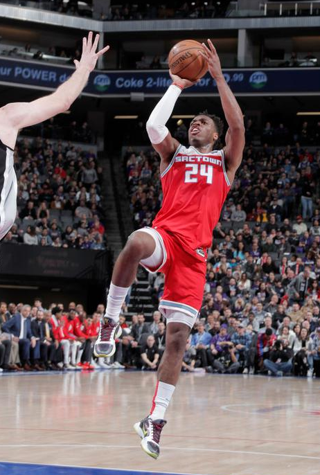 国王主场以122-104大胜马刺 希尔德31+6+5巴恩斯25+7德罗赞14+6 国王主场以122-104大胜马刺 希尔德31+6+5巴恩斯25+7德罗赞14+6