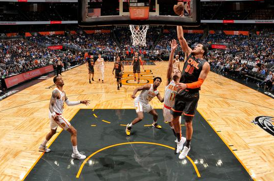 魔术主场以135-126战胜老鹰 戈登26+9武神24+9+9特雷-杨29+9 魔术主场以135-126战胜老鹰 戈登26+9武神24+9+9特雷-杨29+9