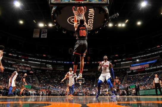 魔术加时赛以116-112险胜活塞 戈登25+9+9富尔茨22+10罗斯13中1 魔术加时赛以116-112险胜活塞 戈登25+9+9富尔茨22+10罗斯13中1