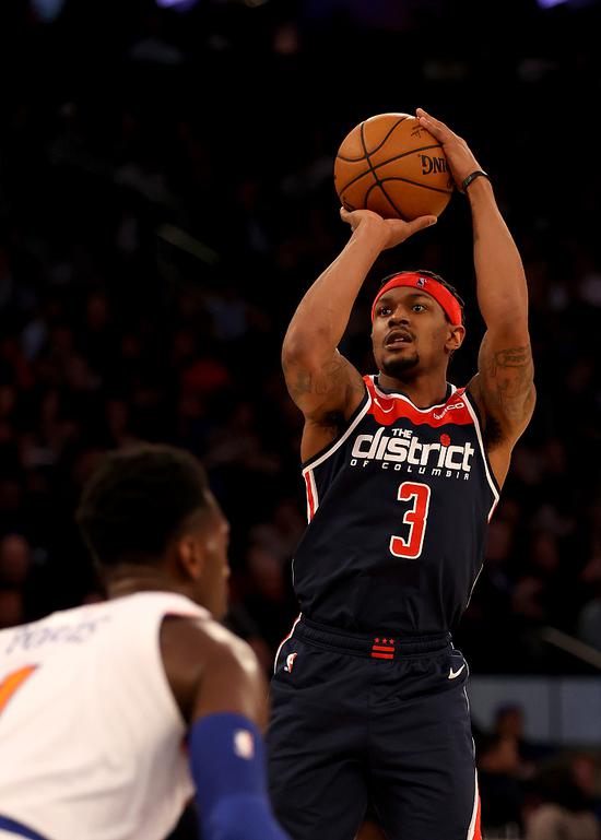 比尔30分 兰德尔21分13板 奇才114-96客场大胜尼克斯 比尔30分 兰德尔21分13板 奇才114-96客场大胜尼克斯