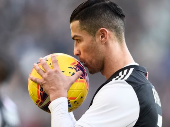 意杯-AC米兰1-1闷平尤文图斯 C罗倒钩造点雷比奇建功 意杯-AC米兰1-1闷平尤文图斯 C罗倒钩造点雷比奇建功