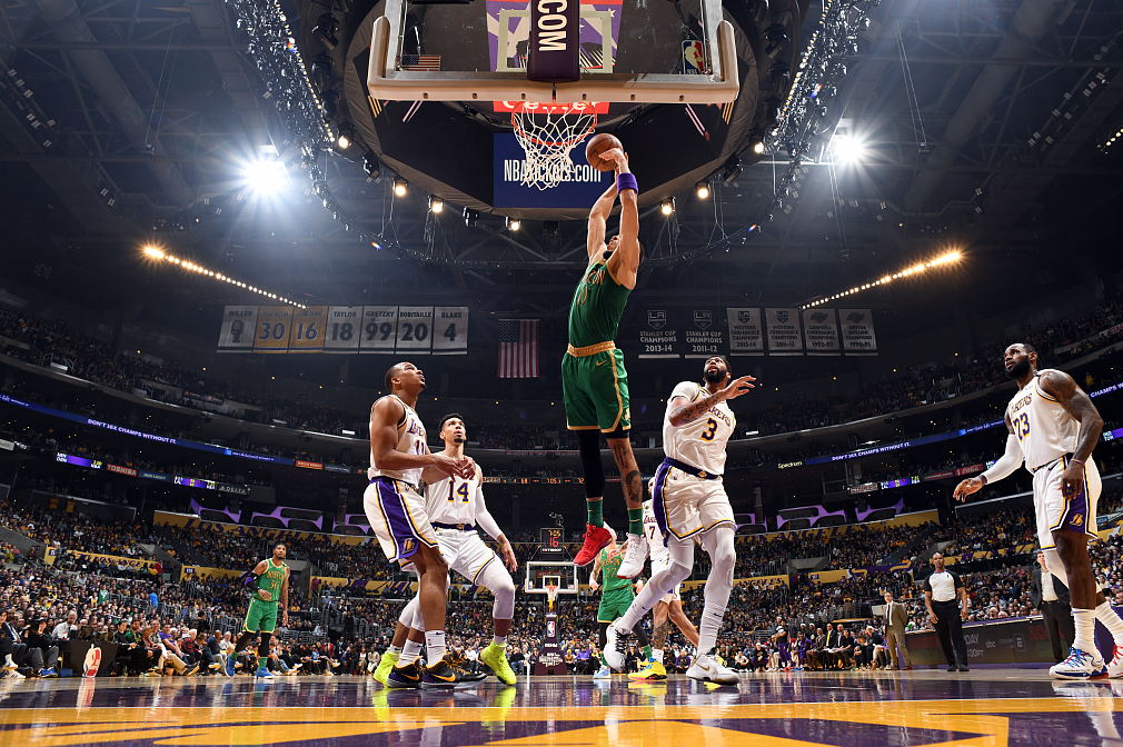 詹姆斯29分8板9助 浓眉32分13板 塔图姆41分5板 湖人114-112险胜凯尔特人 詹姆斯29分8板9助 浓眉32分13板 塔图姆41分5板 湖人114-112险胜凯尔特人