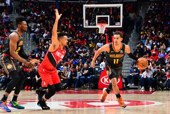 特雷-杨25分15助 科林斯24分10板 麦科勒姆35分5板5助 老鹰129-117击退开拓者 特雷-杨25分15助 科林斯24分10板 麦科勒姆35分5板5助 老鹰129-117击退开拓者