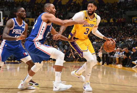 湖人主场以120-107战胜76人 浓眉哥37+13 詹姆斯22+7+14 罗宾逊25分 湖人主场以120-107战胜76人 浓眉哥37+13 詹姆斯22+7+14 罗宾逊25分