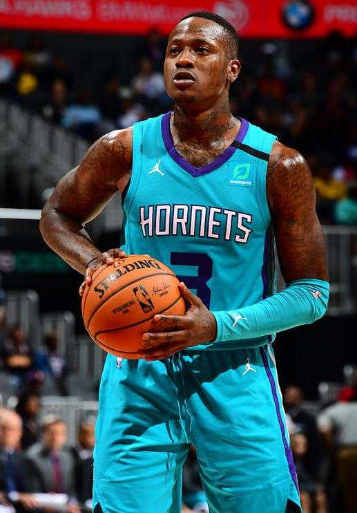 老鹰双加时以143-138险胜黄蜂 特雷-杨31+16科林斯28+11罗齐尔40分 老鹰双加时以143-138险胜黄蜂 特雷-杨31+16科林斯28+11罗齐尔40分