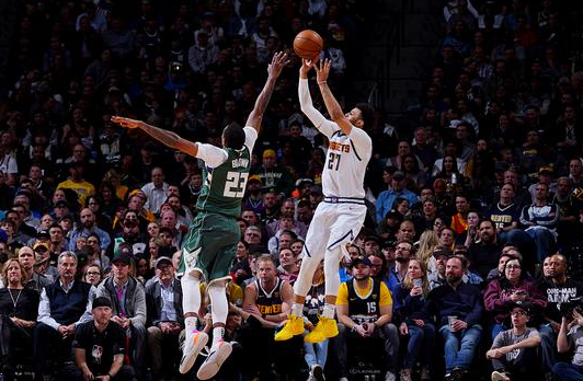 掘金主场以109-95战胜雄鹿 穆雷21+5+6 米尔萨普20+10 科沃尔23分 掘金主场以109-95战胜雄鹿 穆雷21+5+6 米尔萨普20+10 科沃尔23分