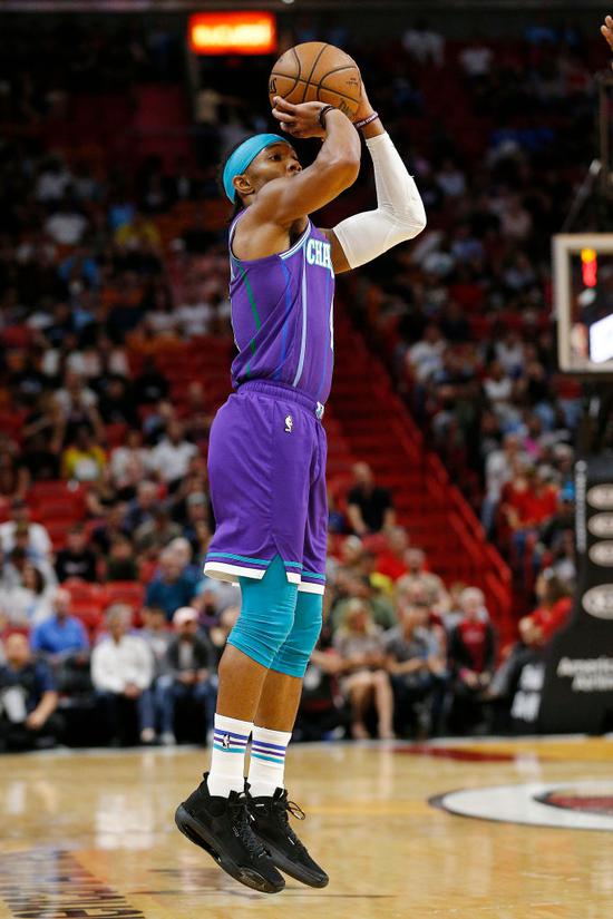 格拉汉姆30分6助 阿德巴约21分6板10助 黄蜂109-98力克热火 格拉汉姆30分6助 阿德巴约21分6板10助 黄蜂109-98力克热火