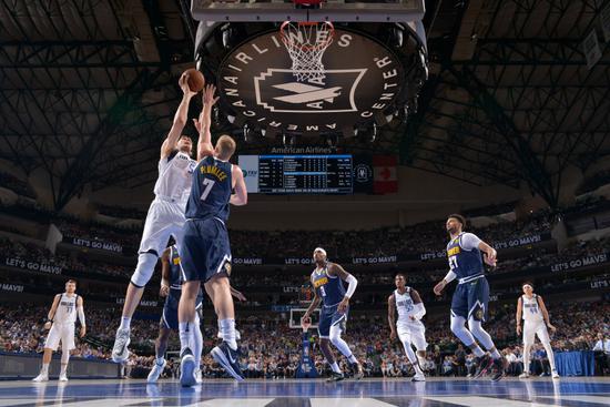 东契奇28分9助 马杨诺维奇31分17板 穆雷25分 独行侠113-97击退掘金 东契奇28分9助 马杨诺维奇31分17板 穆雷25分 独行侠113-97击退掘金