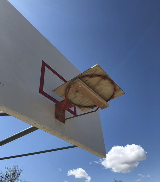 纽约已拆掉篮筐138块 全美加速大面积关闭沙滩拆除公关场所篮筐 纽约已拆掉篮筐138块 全美加速大面积关闭沙滩拆除公关场所篮筐