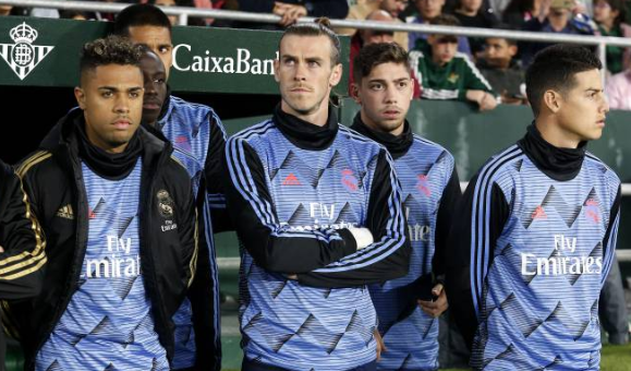 皇马今夏引援面临预算不足的窘境至少清洗5名球员 贝尔J罗全都得卖 皇马今夏引援面临预算不足的窘境至少清洗5名球员 贝尔J罗全都得卖