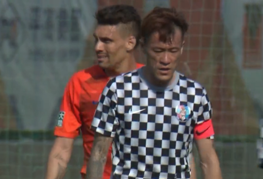 中超热身赛-青岛黄海2-1战胜山东鲁能 王栋世界波宋龙破门难救主 中超热身赛-青岛黄海2-1战胜山东鲁能 王栋世界波宋龙破门难救主
