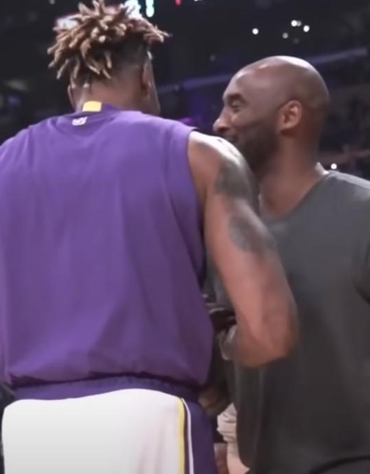 湖人老板:重签霍华德曾征得科比同意 他早放下成见 湖人老板:重签霍华德曾征得科比同意 他早放下成见