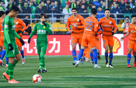 曝中超采取赛会制风险逐渐增加 人员流动是联赛重启最大隐患 曝中超采取赛会制风险逐渐增加 人员流动是联赛重启最大隐患