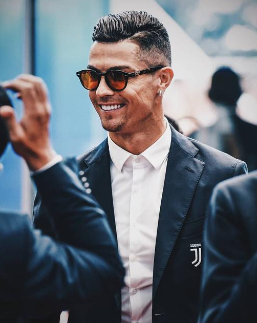 足坛第一!C罗生涯总收入突破10亿美元!体坛第3 足坛第一!C罗生涯总收入突破10亿美元!体坛第3