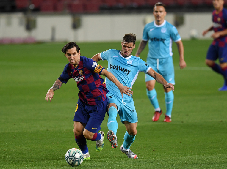 西甲-法蒂冷射梅西1V4造点得分 巴萨2-0胜5分领跑 西甲-法蒂冷射梅西1V4造点得分 巴萨2-0胜5分领跑