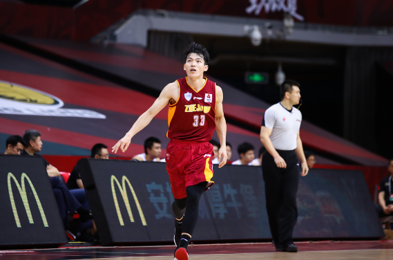 吴前35分12助5断 胡金秋26分21板 浙江109-98客胜广厦 吴前35分12助5断 胡金秋26分21板 浙江109-98客胜广厦