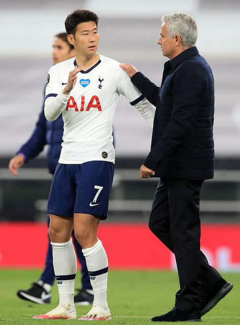 英超-热刺1-0战胜埃弗顿 洛塞尔索造乌龙穆帅获英超200胜 英超-热刺1-0战胜埃弗顿 洛塞尔索造乌龙穆帅获英超200胜