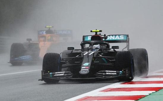 F1施蒂利亚站:汉密尔顿1.2秒优势夺杆 维斯塔潘第2 F1施蒂利亚站:汉密尔顿1.2秒优势夺杆 维斯塔潘第2