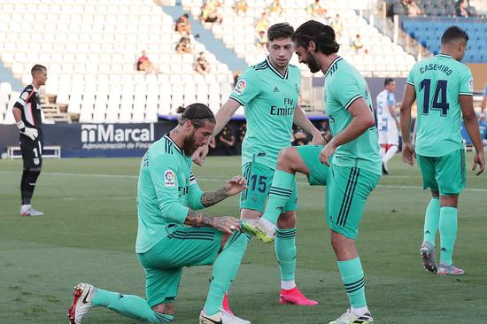 西甲-拉莫斯头球阿森西奥建功 皇马2-2送对手降级 西甲-拉莫斯头球阿森西奥建功 皇马2-2送对手降级
