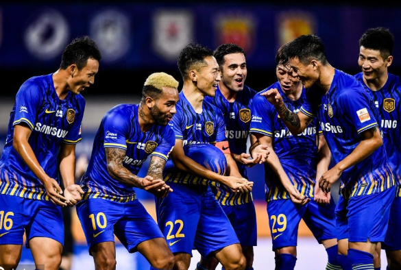 中超-苏宁4-3逆转建业 埃德尔造2球吴曦独闯龙潭 中超-苏宁4-3逆转建业 埃德尔造2球吴曦独闯龙潭