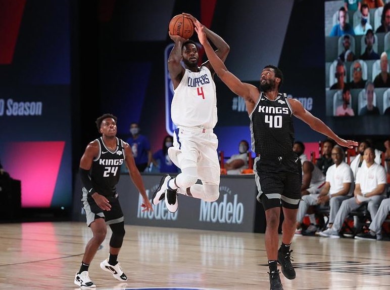 希尔德17+8 乔治19分 小卡22中6砍17分 国王106-102逆转快船 希尔德17+8 乔治19分 小卡22中6砍17分 国王106-102逆转快船