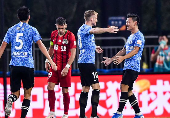 中超-10人大连人1-1战平建业 多拉多中点补时绝杀被吹 中超-10人大连人1-1战平建业 多拉多中点补时绝杀被吹