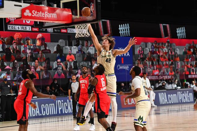 威少31+8+6 哈登24+7+7+6断 字母哥36+18+8 火箭120-116险胜雄鹿 威少31+8+6 哈登24+7+7+6断 字母哥36+18+8 火箭120-116险胜雄鹿