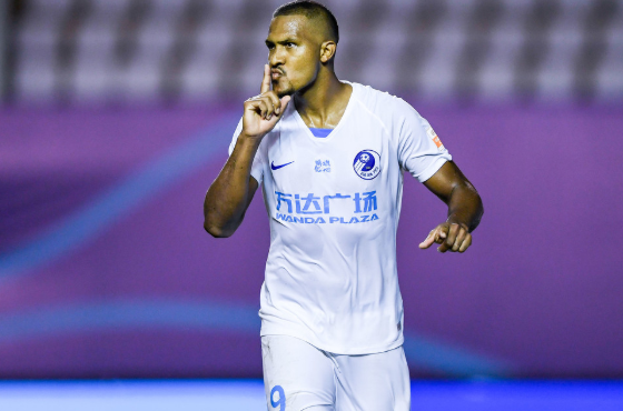 中超-申花2-2遭大连补时绝平 钱杰给神仙球后送点 中超-申花2-2遭大连补时绝平 钱杰给神仙球后送点