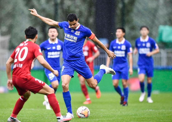 中超-河南建业0-0闷平上海申花 双方0射正伊沃连场伤退 中超-河南建业0-0闷平上海申花 双方0射正伊沃连场伤退