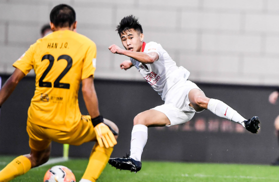 中超-深足2-0双杀富力 戴伟浚中超首球萨巴丢空门 中超-深足2-0双杀富力 戴伟浚中超首球萨巴丢空门