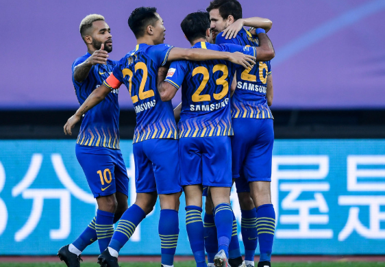 中超-苏宁5-2双杀建业 桑蒂尼戴帽埃德尔2球 中超-苏宁5-2双杀建业 桑蒂尼戴帽埃德尔2球