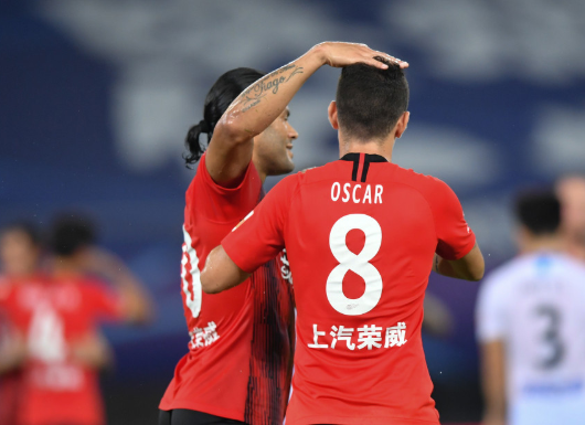 中超-上港4-1送泰达6连败 奥斯卡两传一射4外援均破门 中超-上港4-1送泰达6连败 奥斯卡两传一射4外援均破门