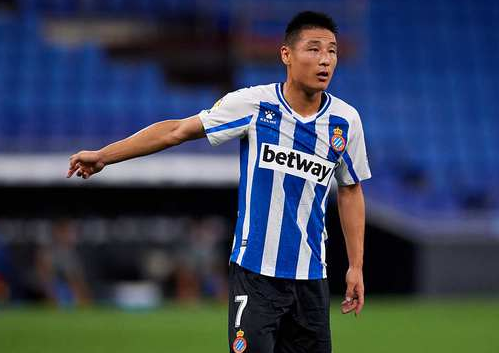 西乙-西班牙人3-0喜获开门红 武磊上半场传射建功 西乙-西班牙人3-0喜获开门红 武磊上半场传射建功