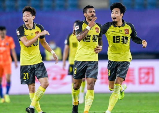 中超-山东鲁能1-2不敌广州恒大 暴力鸟破门洛国富戴琳皆染红 中超-山东鲁能1-2不敌广州恒大 暴力鸟破门洛国富戴琳皆染红